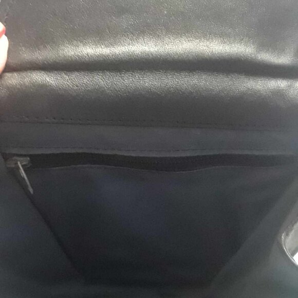 Black leather small evening bag in very good condition. - Picture 4 of 4